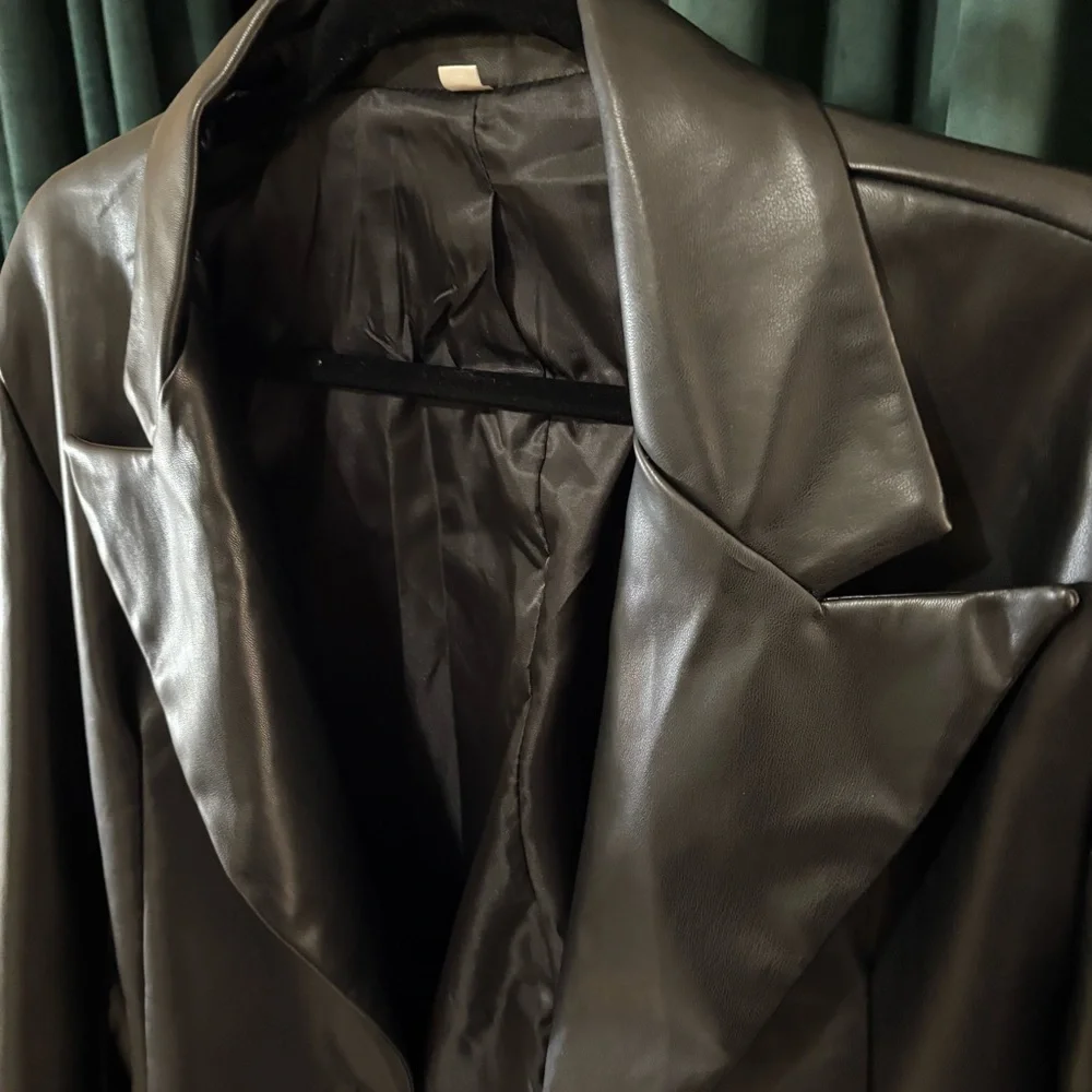 SHEIN Black Faux Leather Jacket Timeless Style - Picture 3 of 6